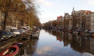Bo i Amsterdam